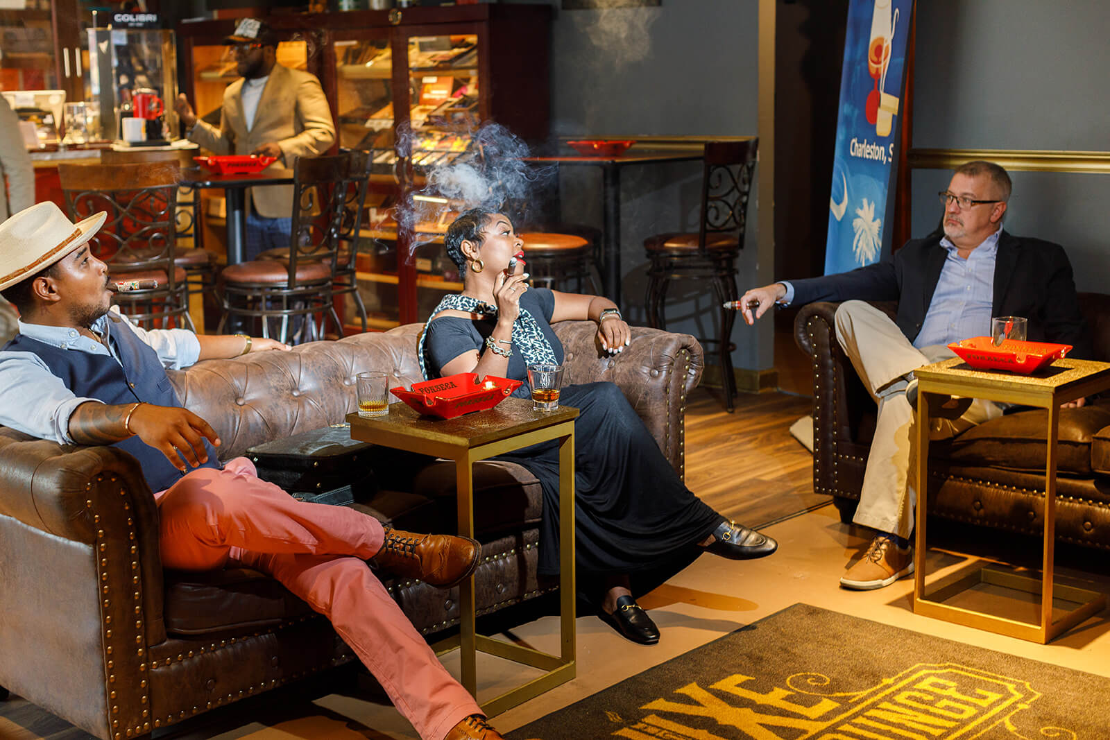 Luxe Cigar Lounge (1)